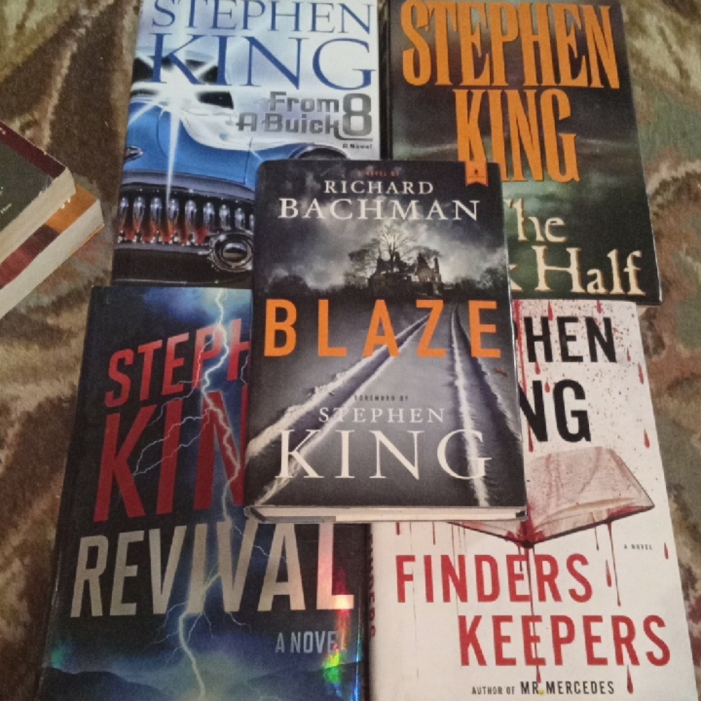 Set Of 5 Stephen King Books With Buick 8 Poster
